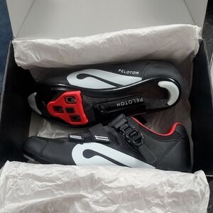 Peloton Men's Athletic Cycling Shoes - Black with Red And White Accents NEW